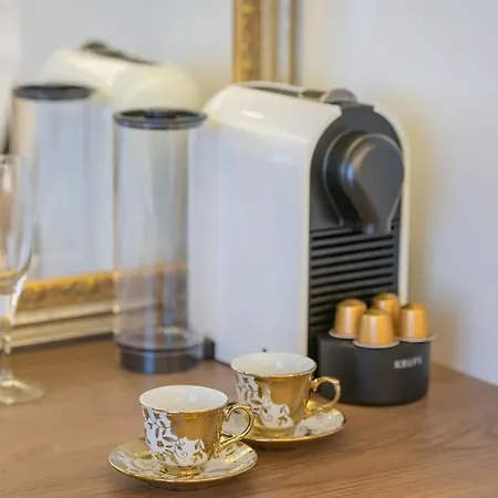 Апартаменты Bpr The Golden Astoria With Balcony And A/c *