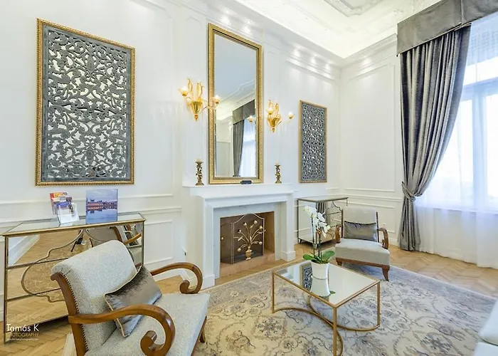 Apartmán Bpr The Golden Astoria With Balcony And A/c *