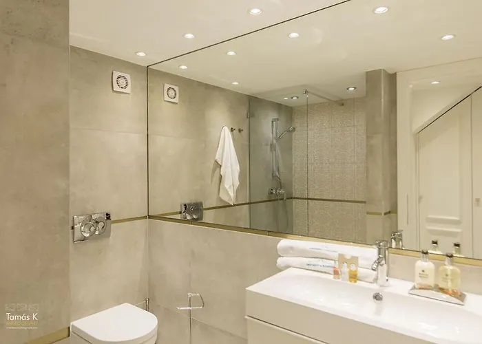 Apartmán Bpr The Golden Astoria With Balcony And A/c *